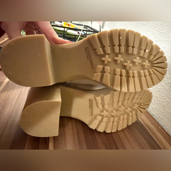 DV BY DOLCE VITA JADE CHELSEA BOOT 9 - Picture 6 of 6